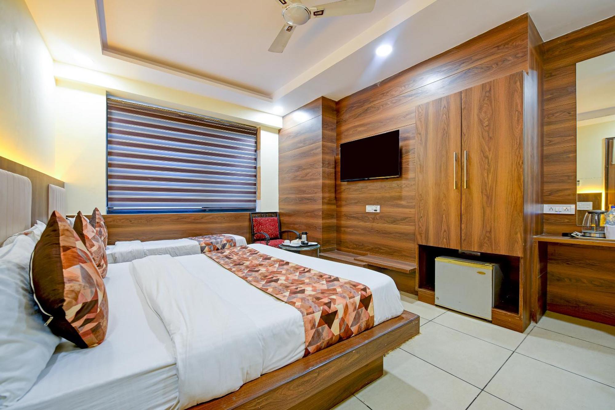 Hotel Le Grand - Walk-In From Rk Ashram Metro Station Nowe Delhi Zewnętrze zdjęcie