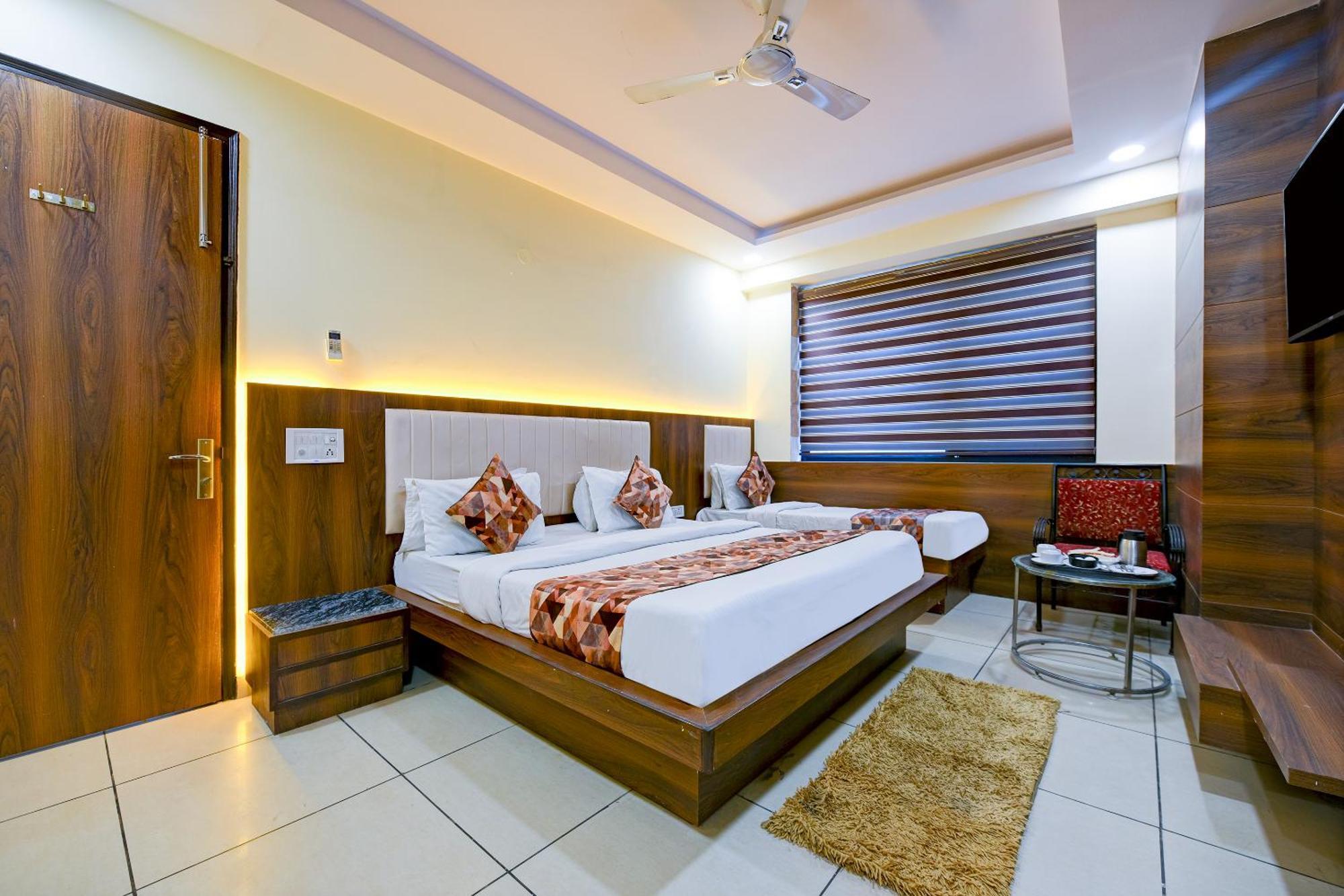 Hotel Le Grand - Walk-In From Rk Ashram Metro Station Nowe Delhi Zewnętrze zdjęcie