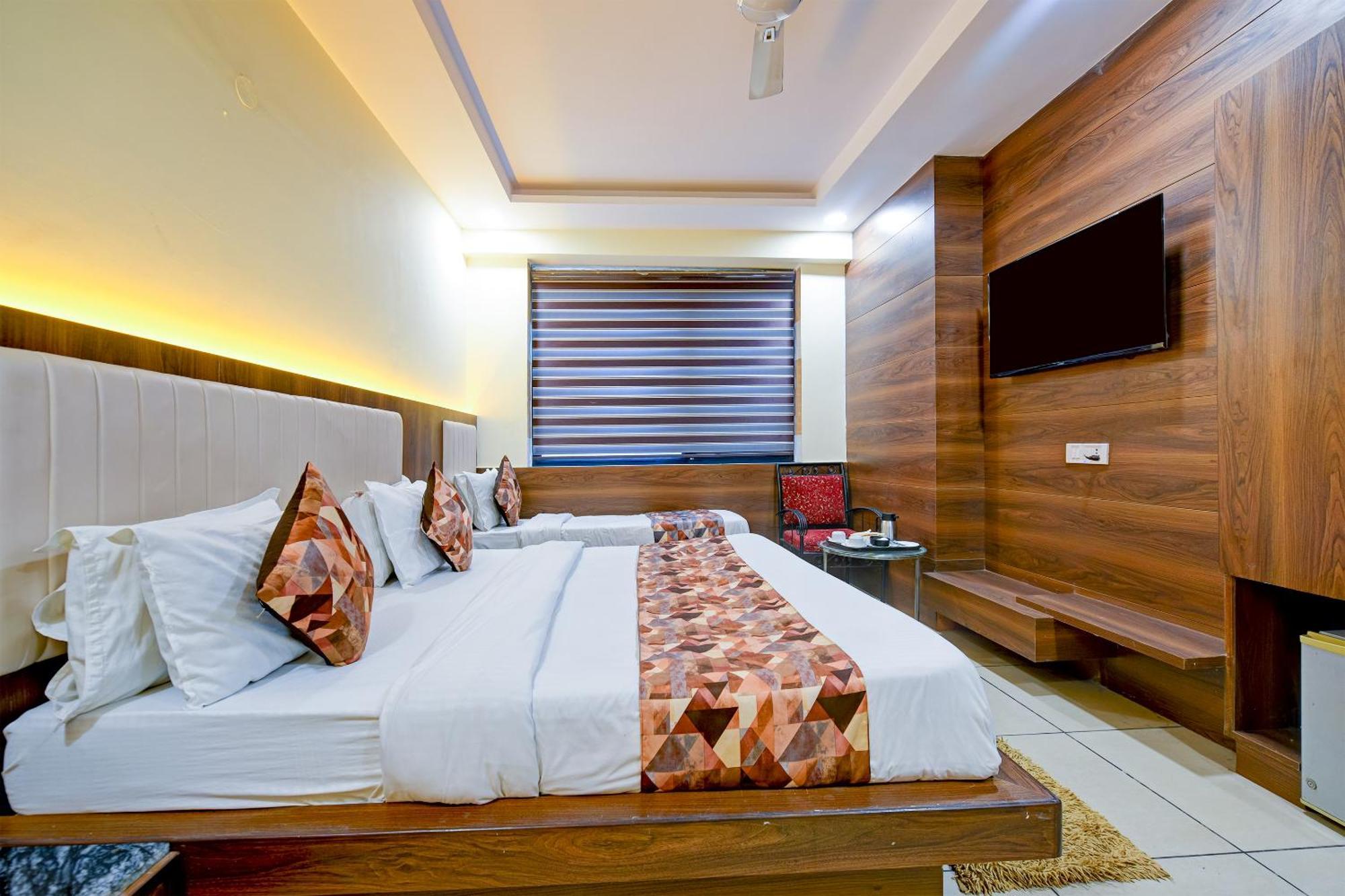 Hotel Le Grand - Walk-In From Rk Ashram Metro Station Nowe Delhi Zewnętrze zdjęcie